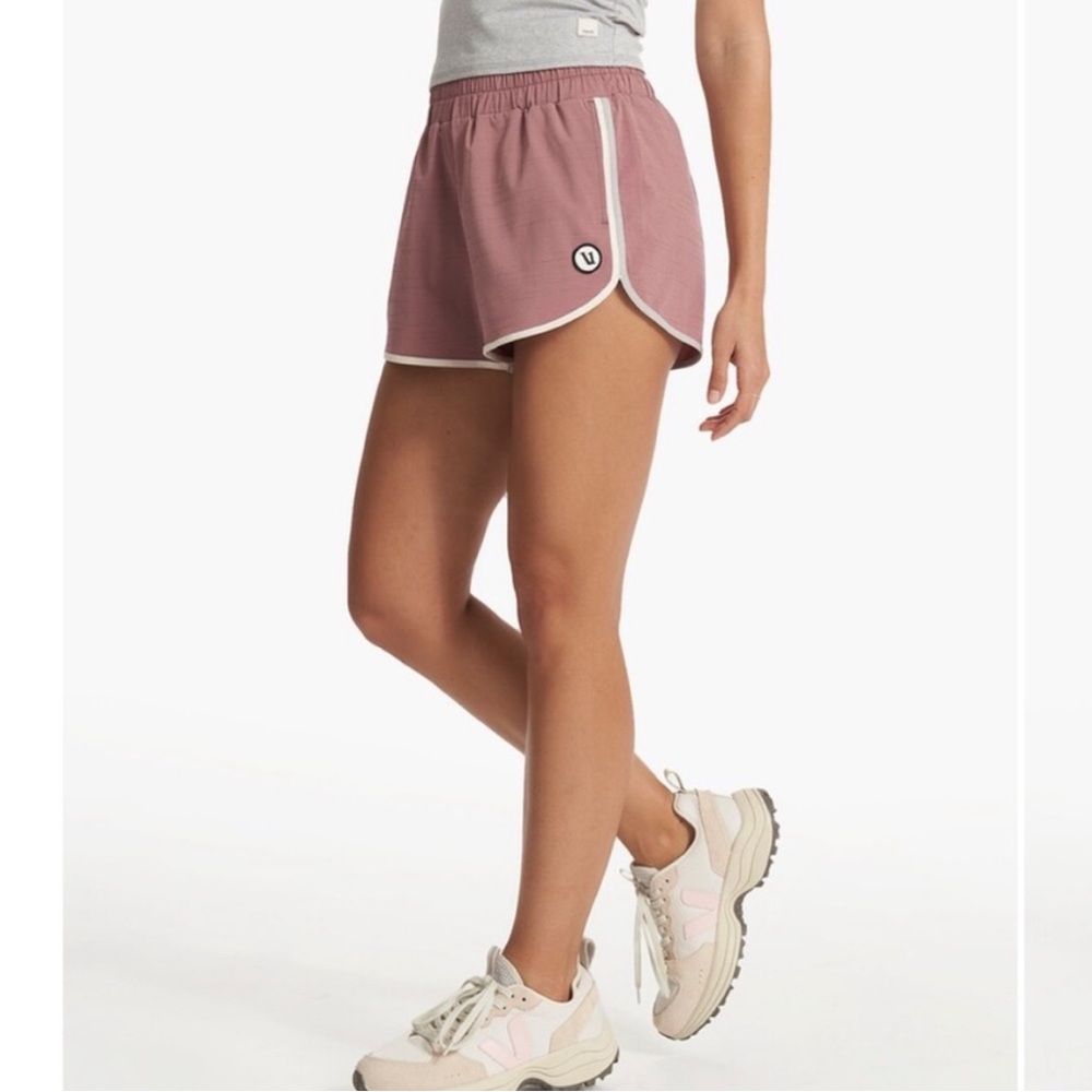 Vuori high rise Mauve Athletic Shorts size L